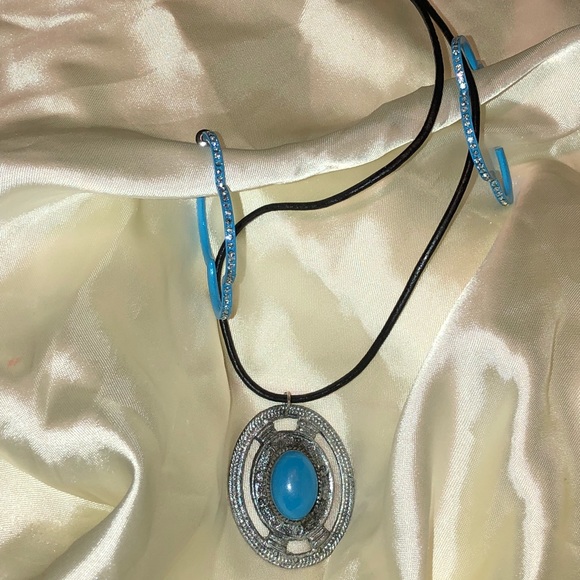🆕Blue & silver pendant leather & bling hoops NWT - Picture 8 of 8